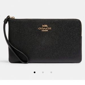 Coach - Large Corner Zip Wristlet
